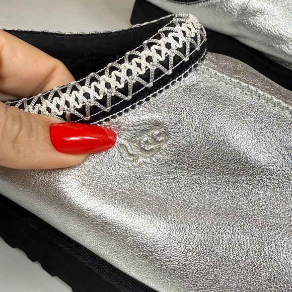 UGG Classic Metallic Slip On Mule Clog Shoes Women Silver Size 6 - Picture 4 of 15